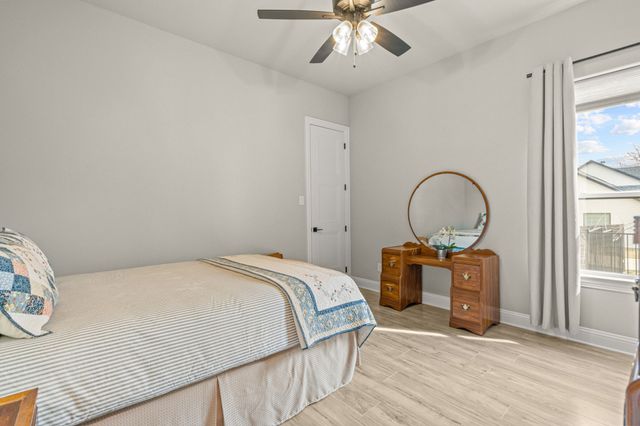 1004 Meadow Wood Terrace, Azle, TX 76020