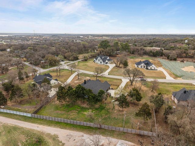 1004 Meadow Wood Terrace, Azle, TX 76020