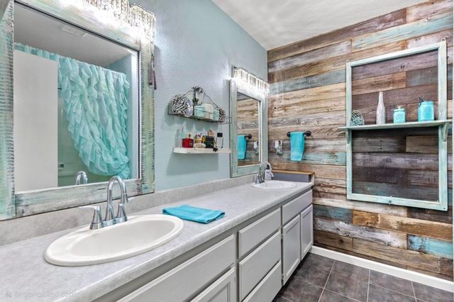 1665 Michelle Dr, Yuba City, CA 95993