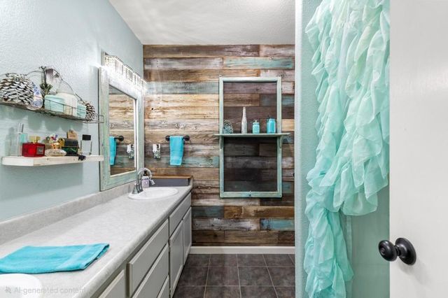 1665 Michelle Dr, Yuba City, CA 95993