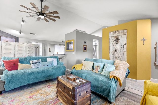 1665 Michelle Dr, Yuba City, CA 95993