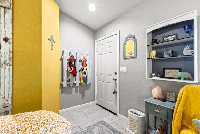 1665 Michelle Dr, Yuba City, CA 95993