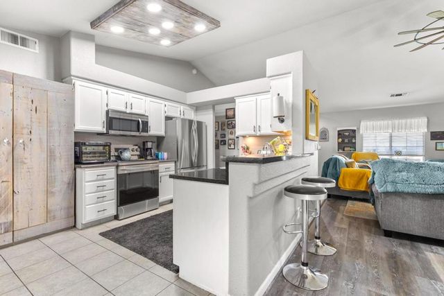 1665 Michelle Dr, Yuba City, CA 95993