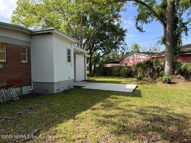 6831 RHONE Drive, Jacksonville, FL 32208