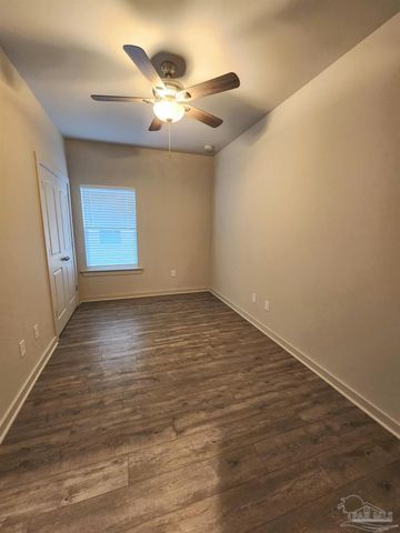 106 S G St, Pensacola, FL 32502