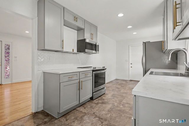 102 Andrews Avenue, Milford, CT 06460