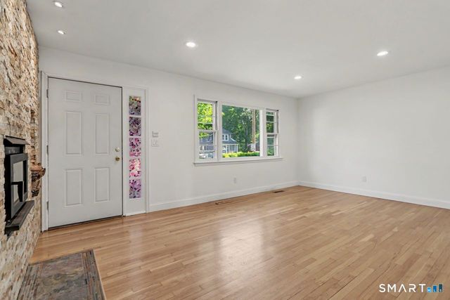 102 Andrews Avenue, Milford, CT 06460
