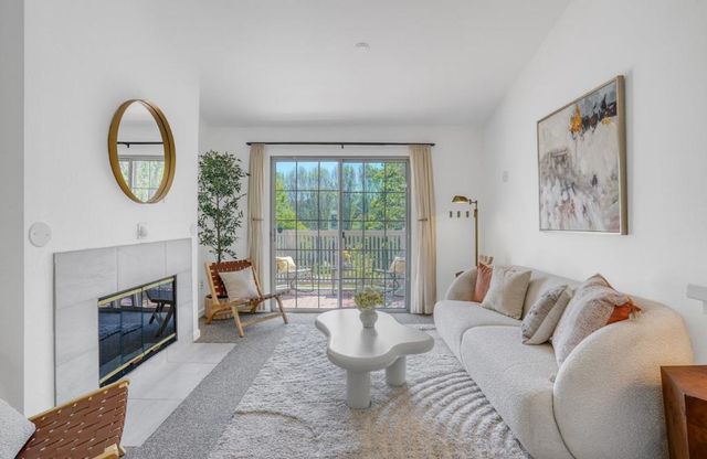 608 Arcadia Terrace 303, Sunnyvale, CA 94085