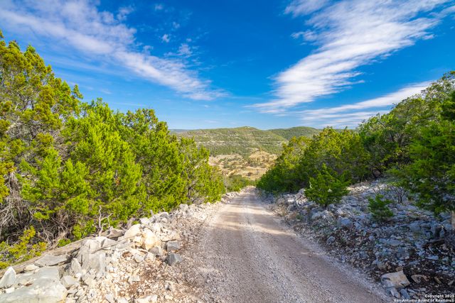 TBD US Hwy 83, Leakey, TX 78873