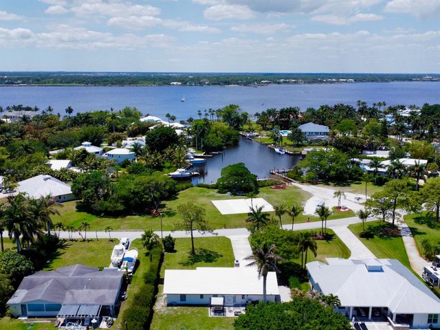 1655 NW Fork Road, Stuart, FL 34994