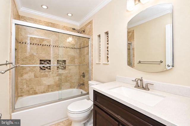 72 HILLCROFT WAY, Newtown, PA 18940