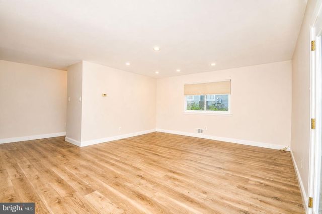 72 HILLCROFT WAY, Newtown, PA 18940