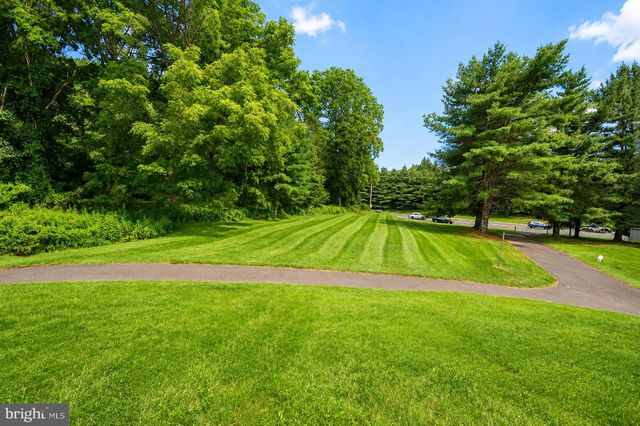 72 HILLCROFT WAY, Newtown, PA 18940