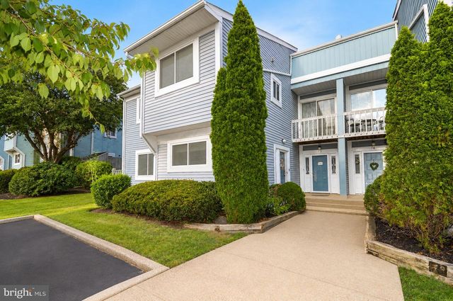 72 HILLCROFT WAY, Newtown, PA 18940