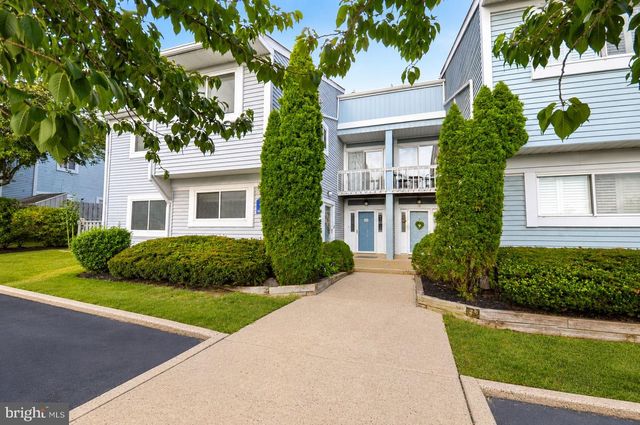 72 HILLCROFT WAY, Newtown, PA 18940