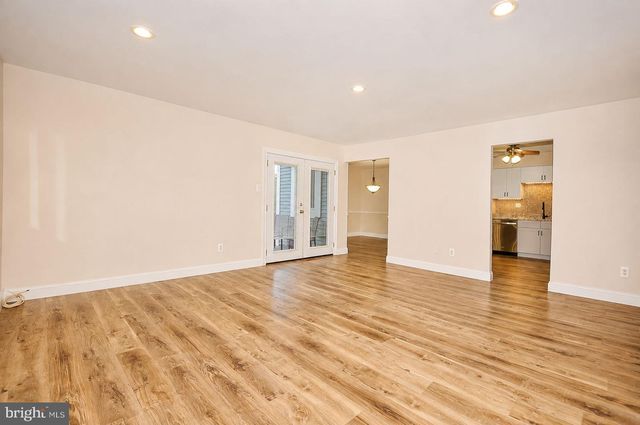 72 HILLCROFT WAY, Newtown, PA 18940