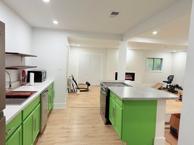 1740 CARLYLE DR, Memphis, TN 38127