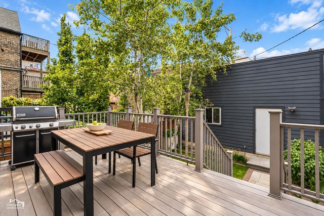 1824 W Superior Street, Chicago, IL 60622