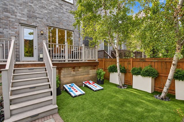 1824 W Superior Street, Chicago, IL 60622