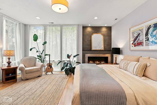 1824 W Superior Street, Chicago, IL 60622