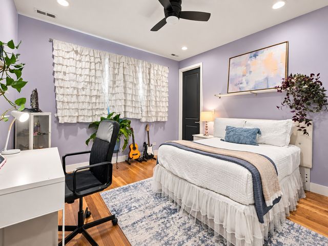 1824 W Superior Street, Chicago, IL 60622