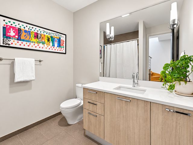 1824 W Superior Street, Chicago, IL 60622