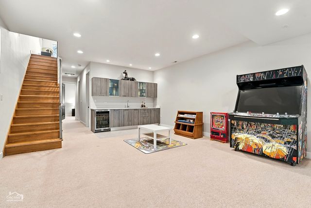 1824 W Superior Street, Chicago, IL 60622