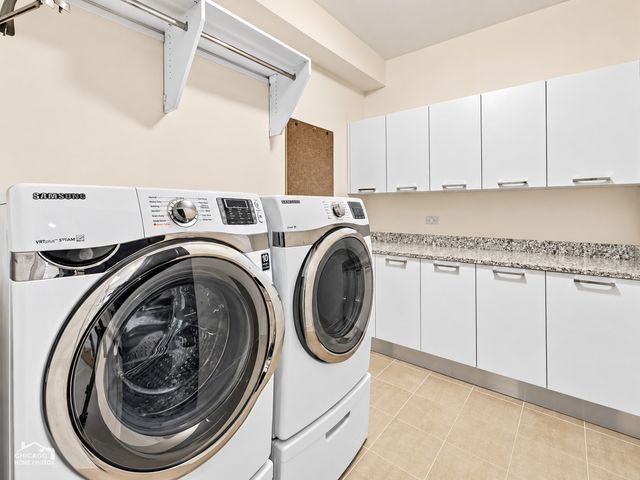 1824 W Superior Street, Chicago, IL 60622