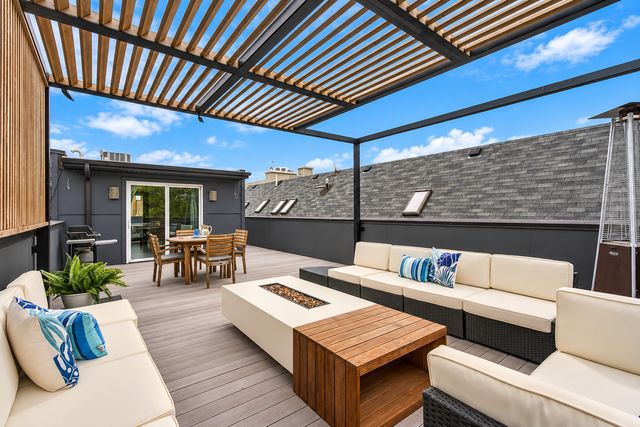 1824 W Superior Street, Chicago, IL 60622