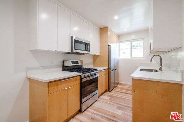 1318 S Ogden Drive 3, Los Angeles, CA 90019
