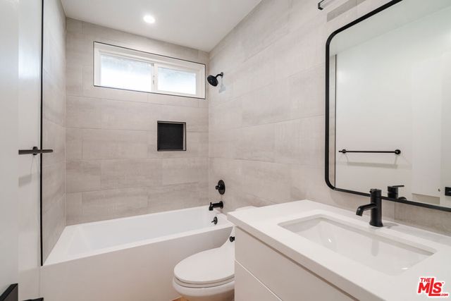1318 S Ogden Drive 3, Los Angeles, CA 90019