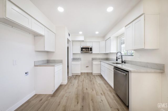 3413 Herndon Street, Bakersfield, CA 93312