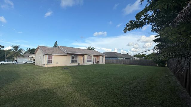 1618 SE Ridgewood St, Port St Lucie, FL 34952
