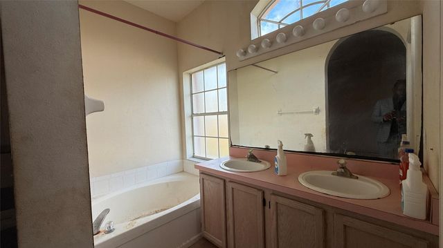 1618 SE Ridgewood St, Port St Lucie, FL 34952