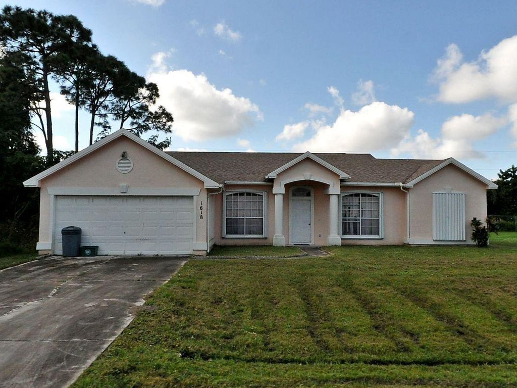 1618 SE Ridgewood St, Port St Lucie, FL 34952