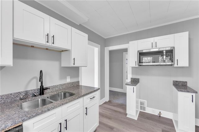 13722 Saybrook Avenue, Garfield Heights, OH 44105