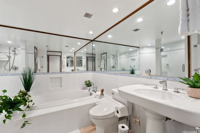 1525 Wilder Avenue 905, Honolulu, HI 96822