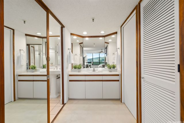 1525 Wilder Avenue 905, Honolulu, HI 96822