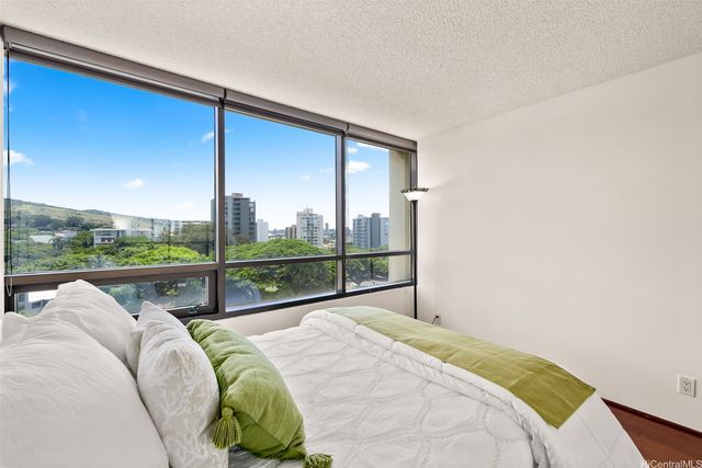 1525 Wilder Avenue 905, Honolulu, HI 96822