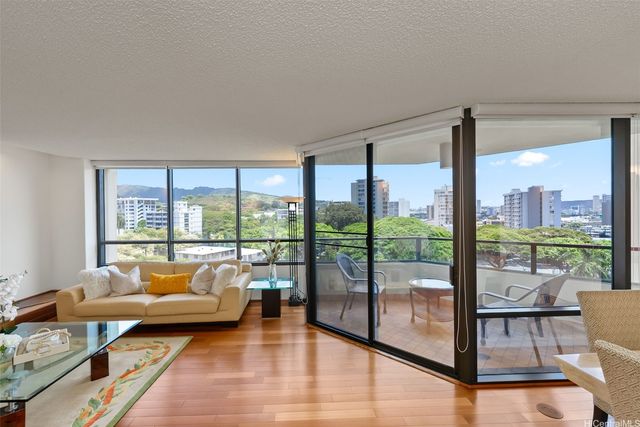 1525 Wilder Avenue 905, Honolulu, HI 96822