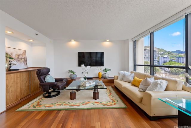 1525 Wilder Avenue 905, Honolulu, HI 96822