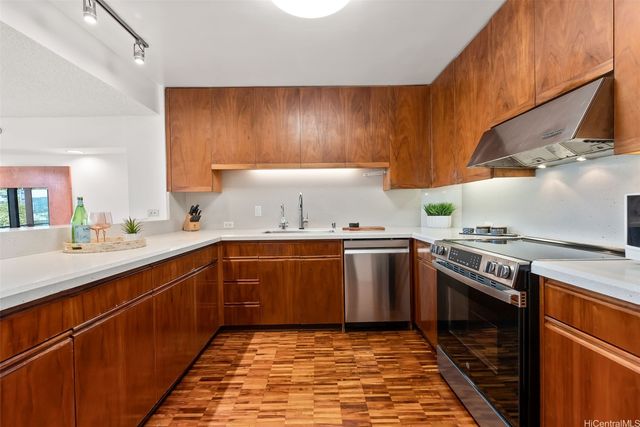 1525 Wilder Avenue 905, Honolulu, HI 96822