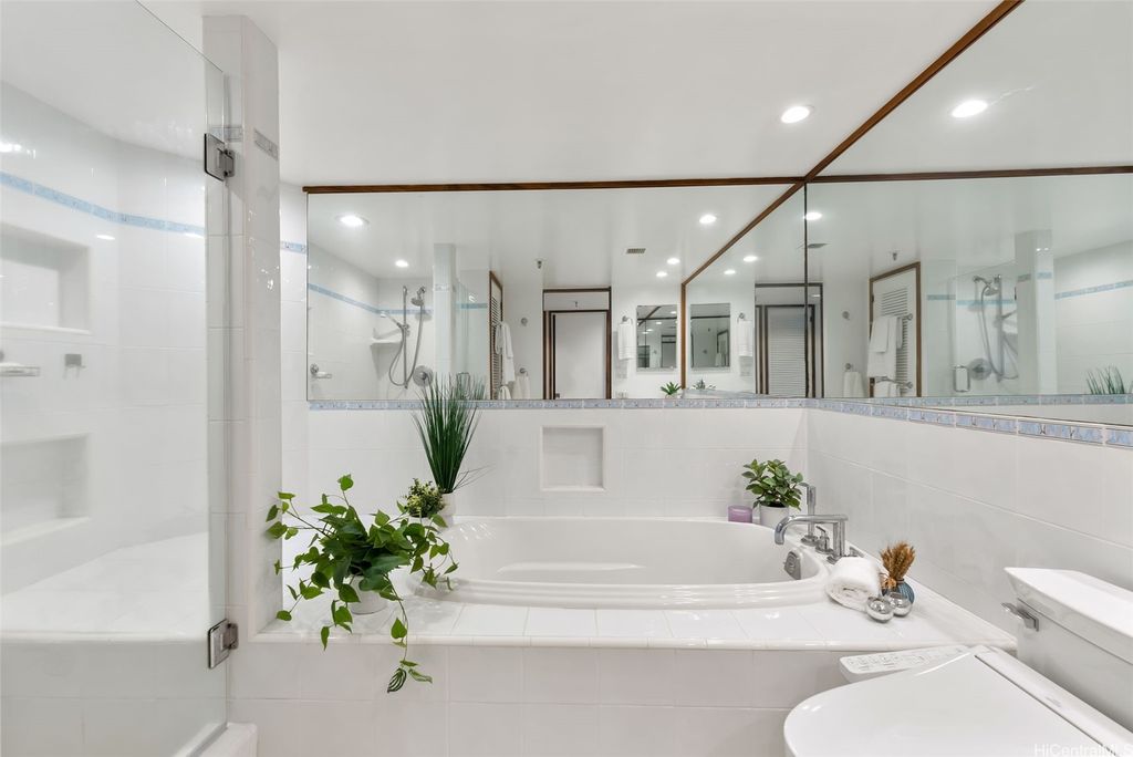 1525 Wilder Avenue 905, Honolulu, HI 96822