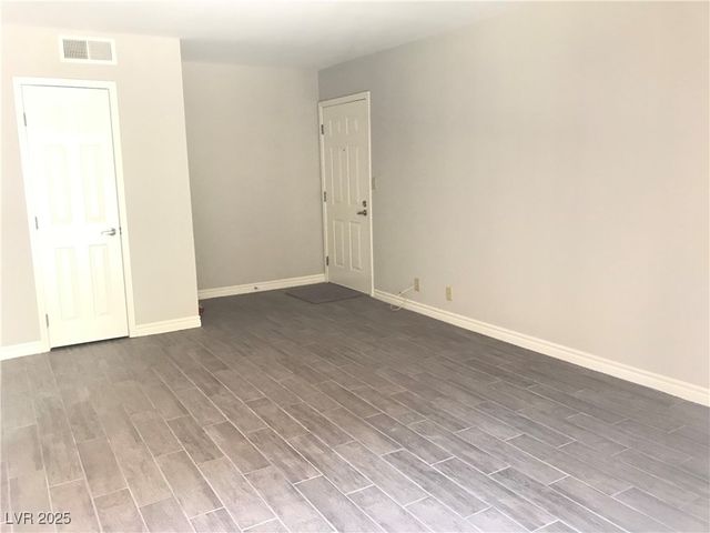 5160 INDIAN RIVER Drive 327, Las Vegas, NV 89103