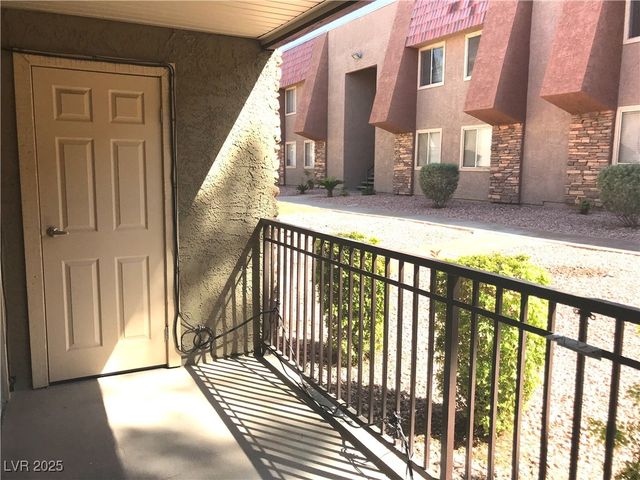 5160 INDIAN RIVER Drive 327, Las Vegas, NV 89103