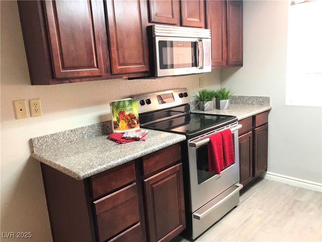 5160 INDIAN RIVER Drive 327, Las Vegas, NV 89103