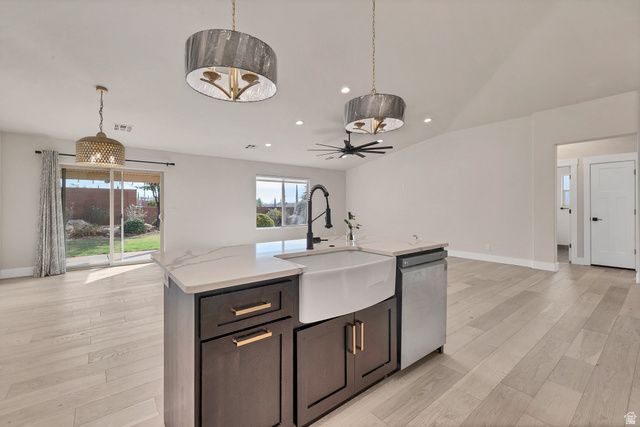 328 N HARRIER LN, Ivins, UT 84738