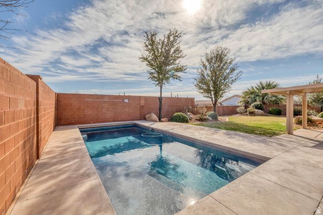 328 N HARRIER LN, Ivins, UT 84738