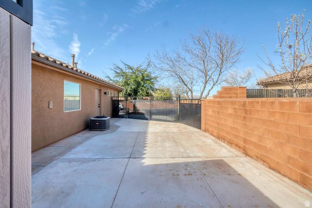 328 N HARRIER LN, Ivins, UT 84738
