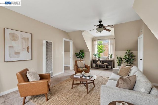 950 Loomis Ct, Oakland, CA 94606